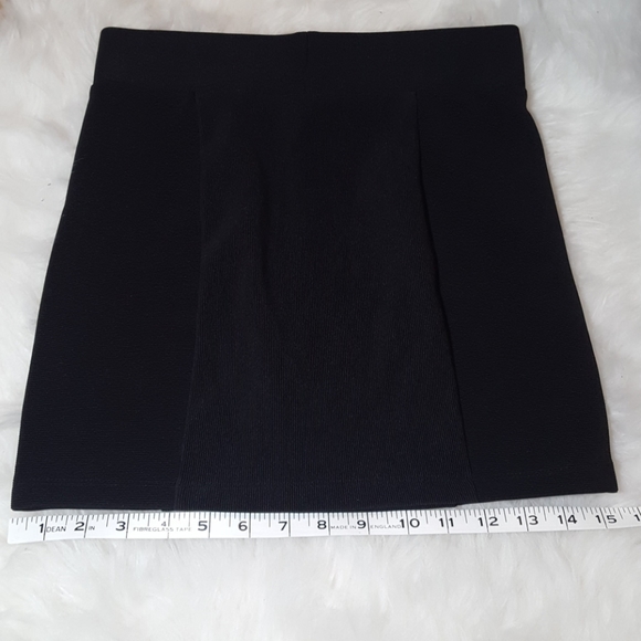 H&M Black Ribbed Bodycon Mini Skirt - Picture 5 of 8